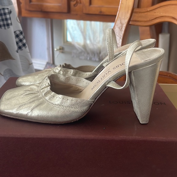 Vintage silver  Louis Vuitton Paris size 37 square toed heel with box and bags - Picture 5 of 7